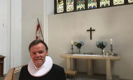 Randers-præst stortrives i London