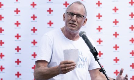 En randrusianer vender hjem: Generalsekretær i Røde Kors kommer til Randers