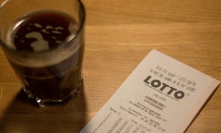 Randrusianer vinder en million i lotto: Her er kuponen købt