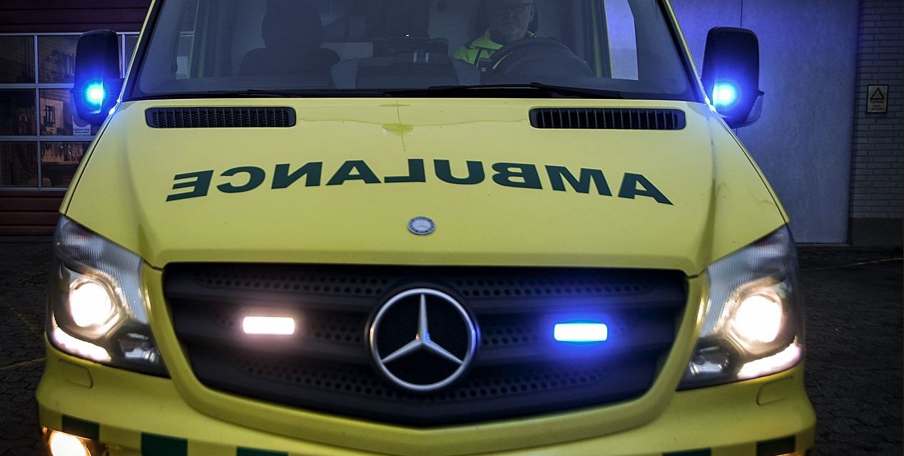 Mand overfaldet: Blev kørt væk i ambulance