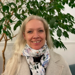 Nyt bestyrelsesmedlem i Røde Kors Randers kom til Danmark for fire år siden – nu lærer hun andre at tale dansk