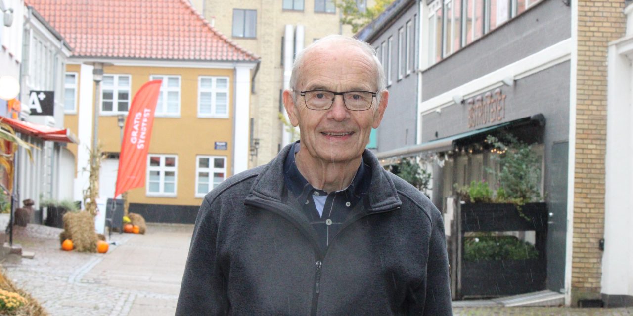 Nørderi: Han har skrevet bog om traktorførerhuse gennem tiderne