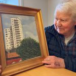90-årig malermester kan ikke slippe maling og pensel