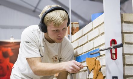 Han er Danmarks dygtigste unge murer, men vil måske hellere være landmand