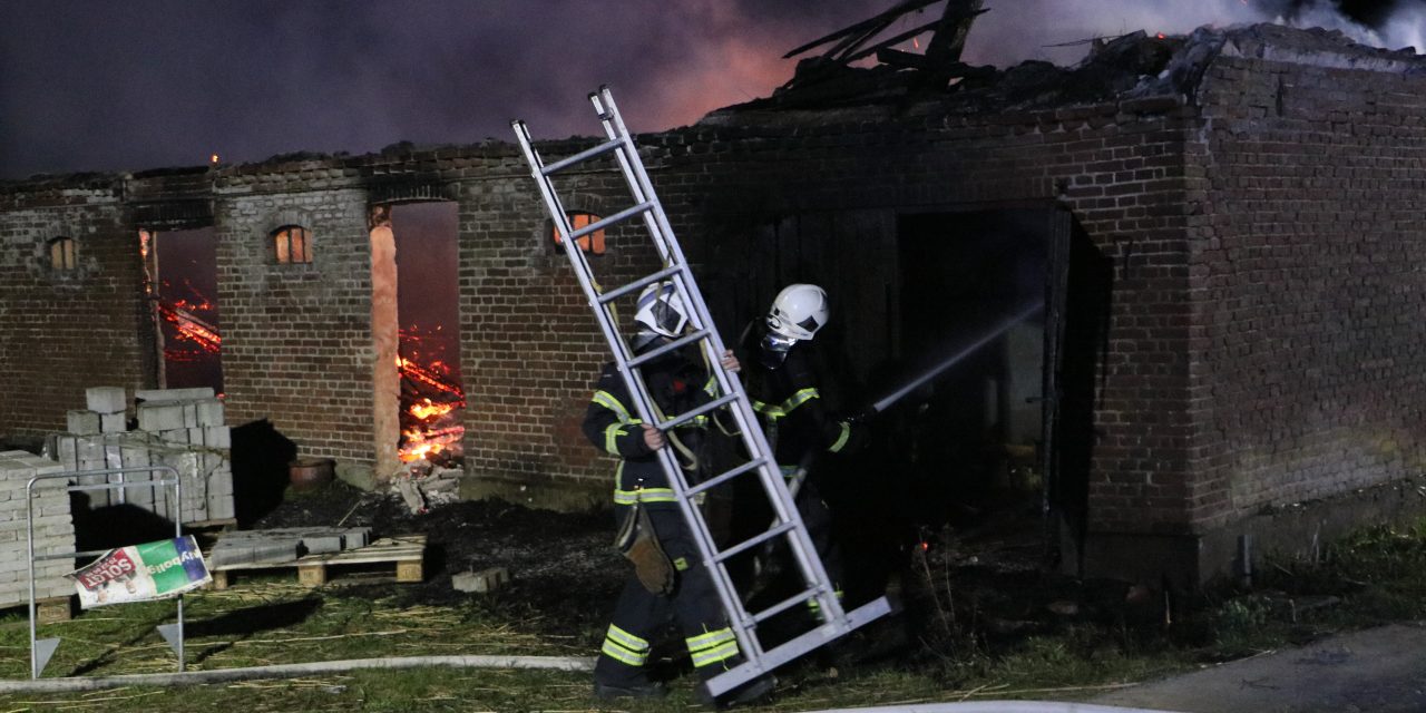 Kendt ejendom i brand: Stuehuset og ny villaer blev reddet