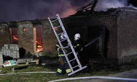 Kendt ejendom i brand: Stuehuset og ny villaer blev reddet