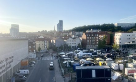 Sommer i Randers midtby skydes i gang med længe åbent, street food-marked, musik og blomstrende have
