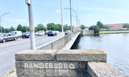 Den mest befærdede bro i Randers: Hedder den Randersbro eller Randers Bro?